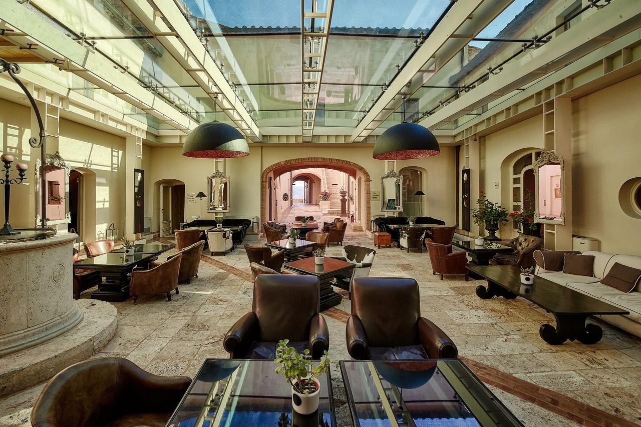 Castello Di Velona Resort, Thermal Spa & Winery Montalcino Exterior foto